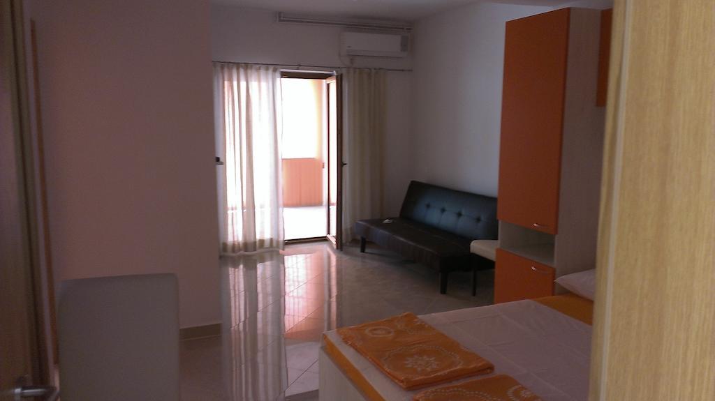 Apartments Hana Starigrad Paklenica Habitación foto